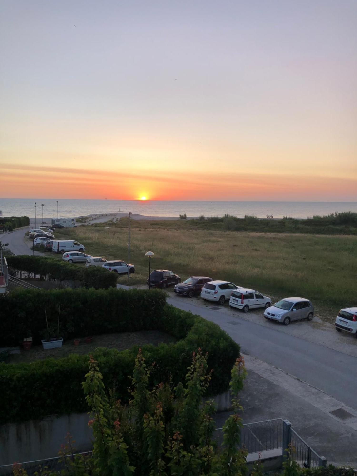 Marche Full Experience-Apartments Porto SantʼElpidio Buitenkant foto